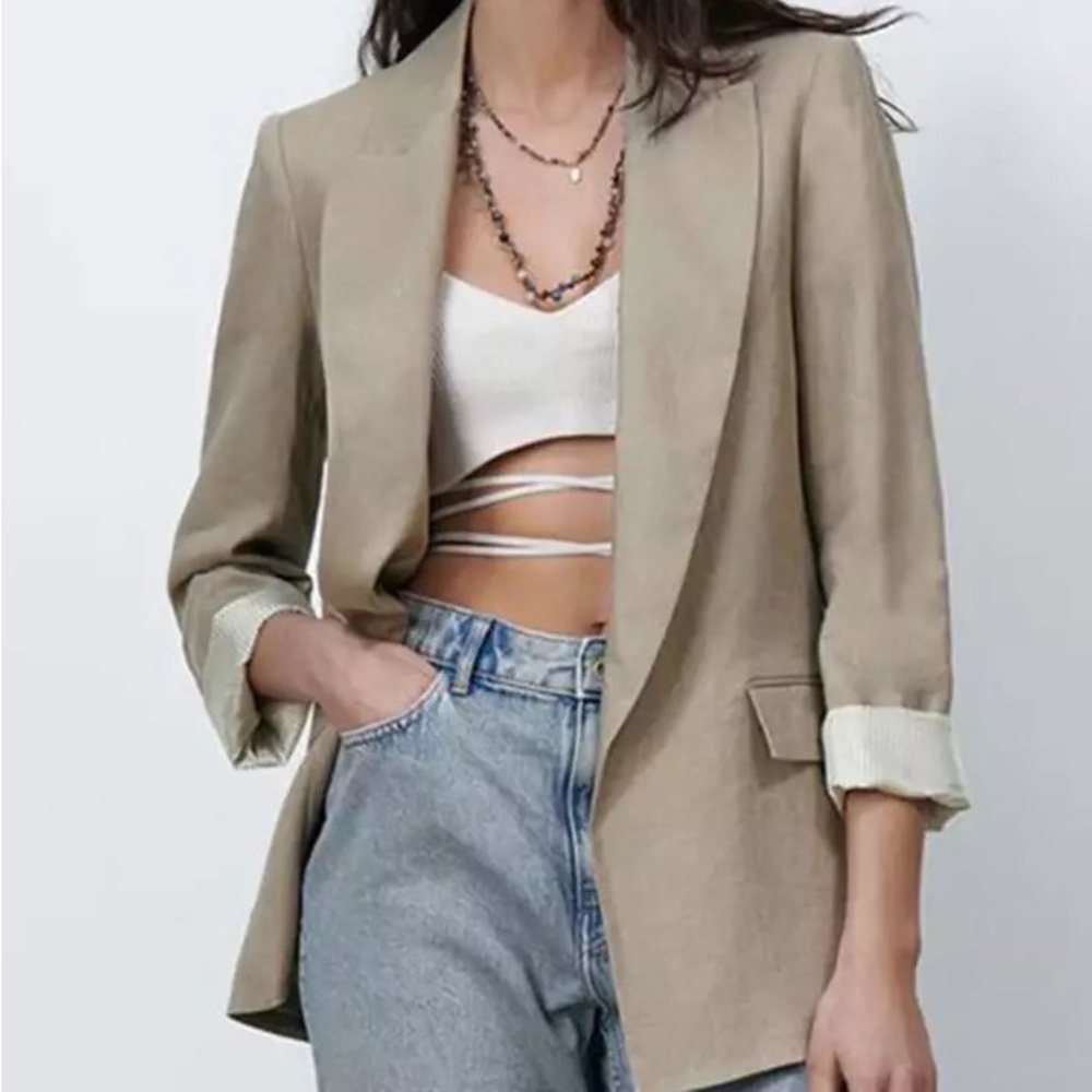 Oversized beige blazer